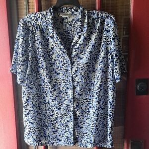 Tommy Bahama Casual Blue and White Button Down Shirt